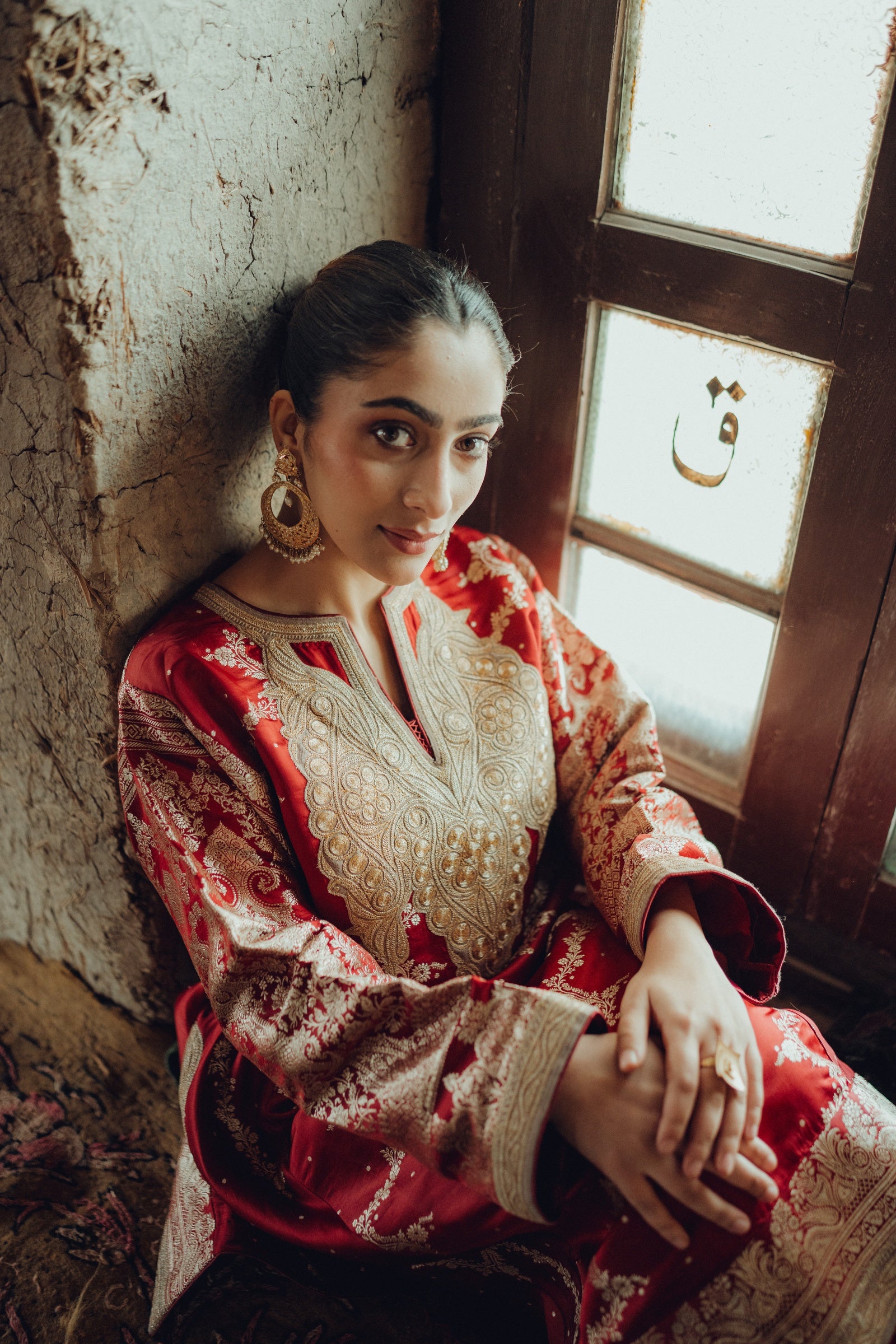 Woven Silk Zari Phiran Set