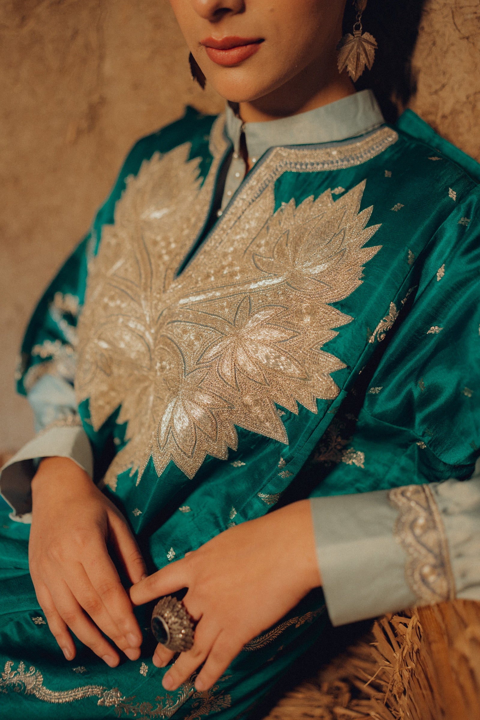 Woven Zari Silk Phiran Set with Inner Kurta