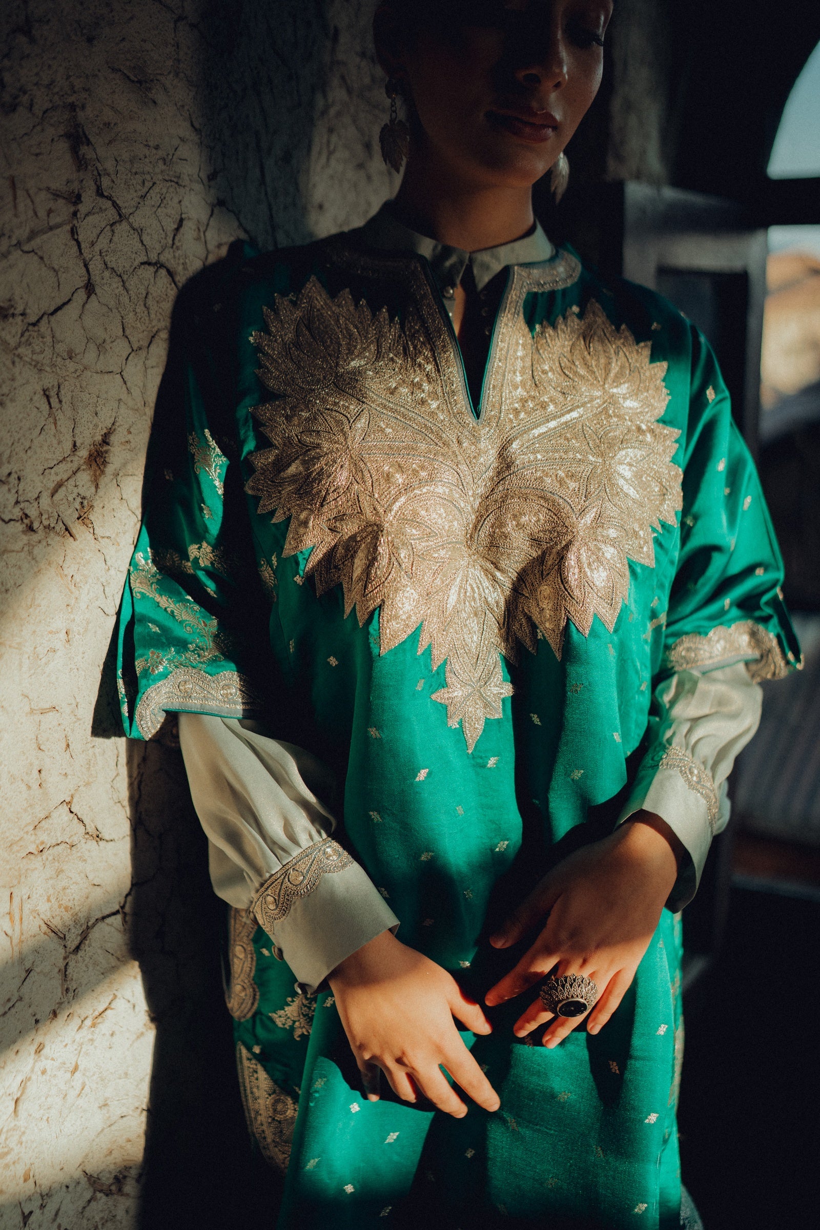 Woven Zari Silk Phiran Set with Inner Kurta