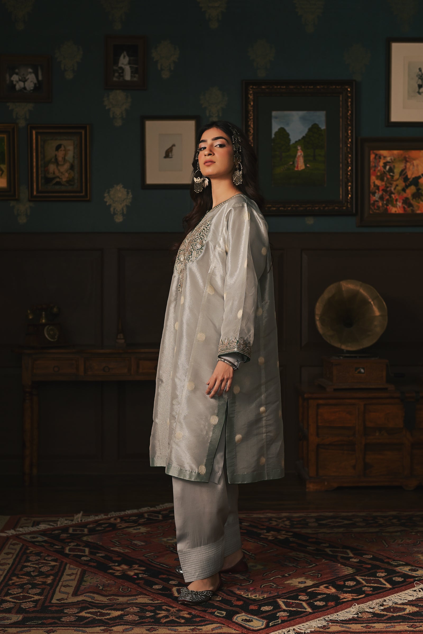 Silver Tissue Phiran Set